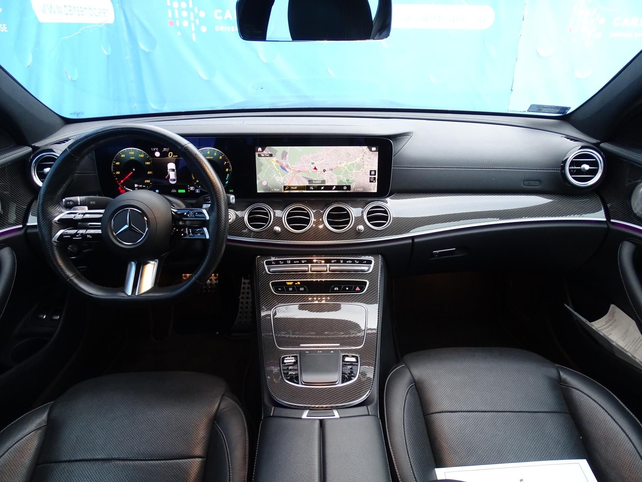 MERCEDES-BENZ E 300