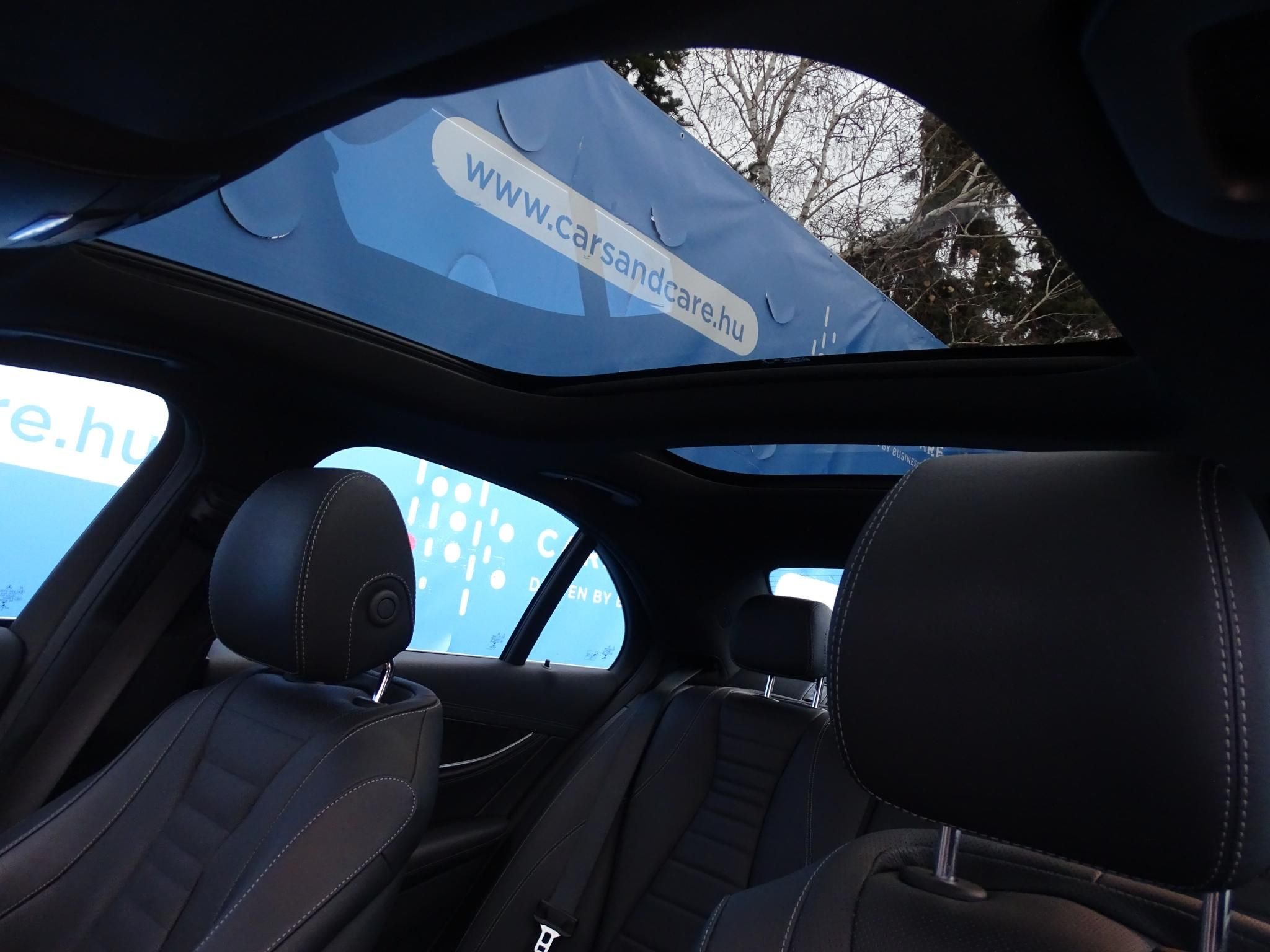 MERCEDES-BENZ E 300