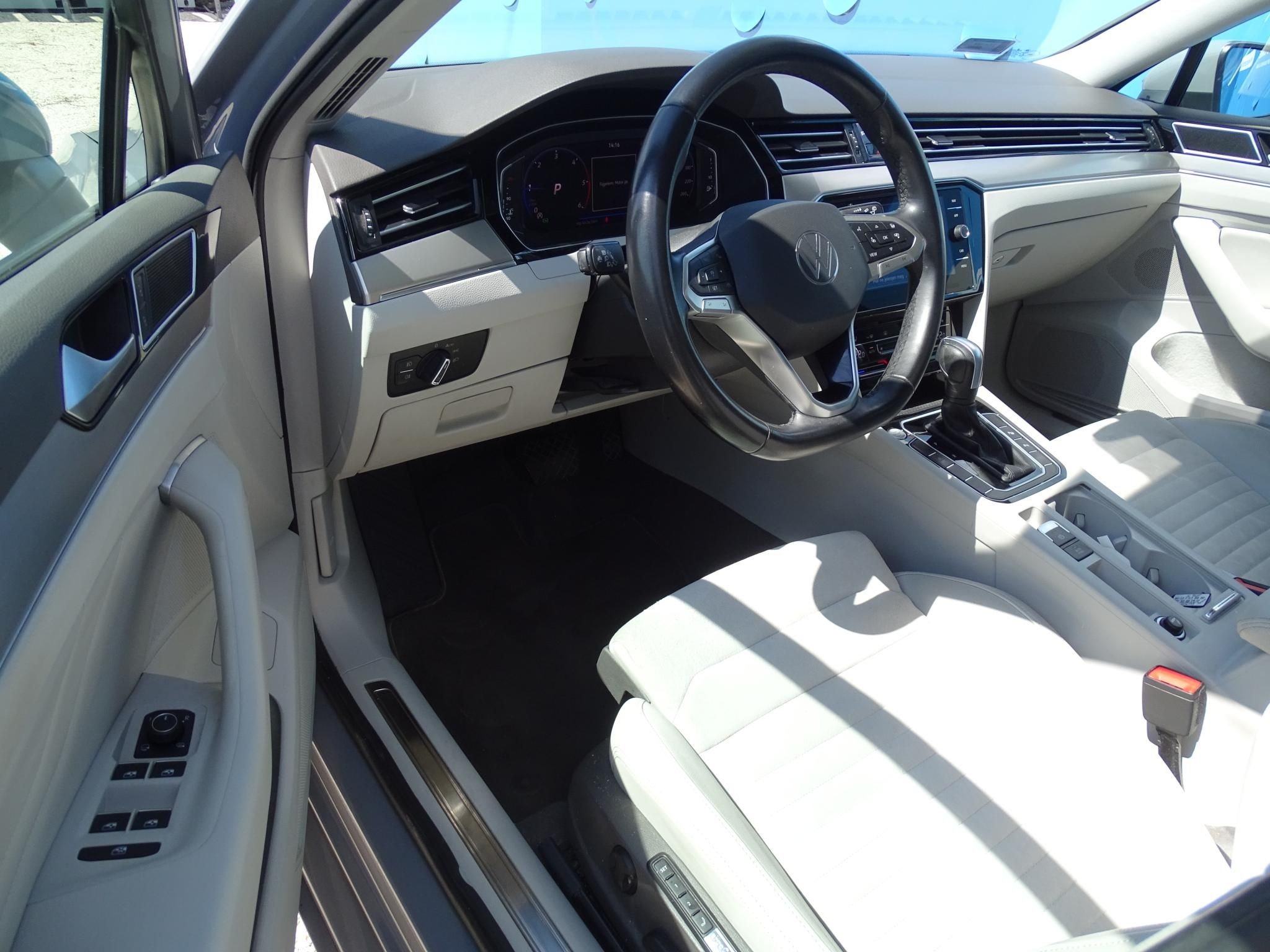 VOLKSWAGEN PASSAT VIII