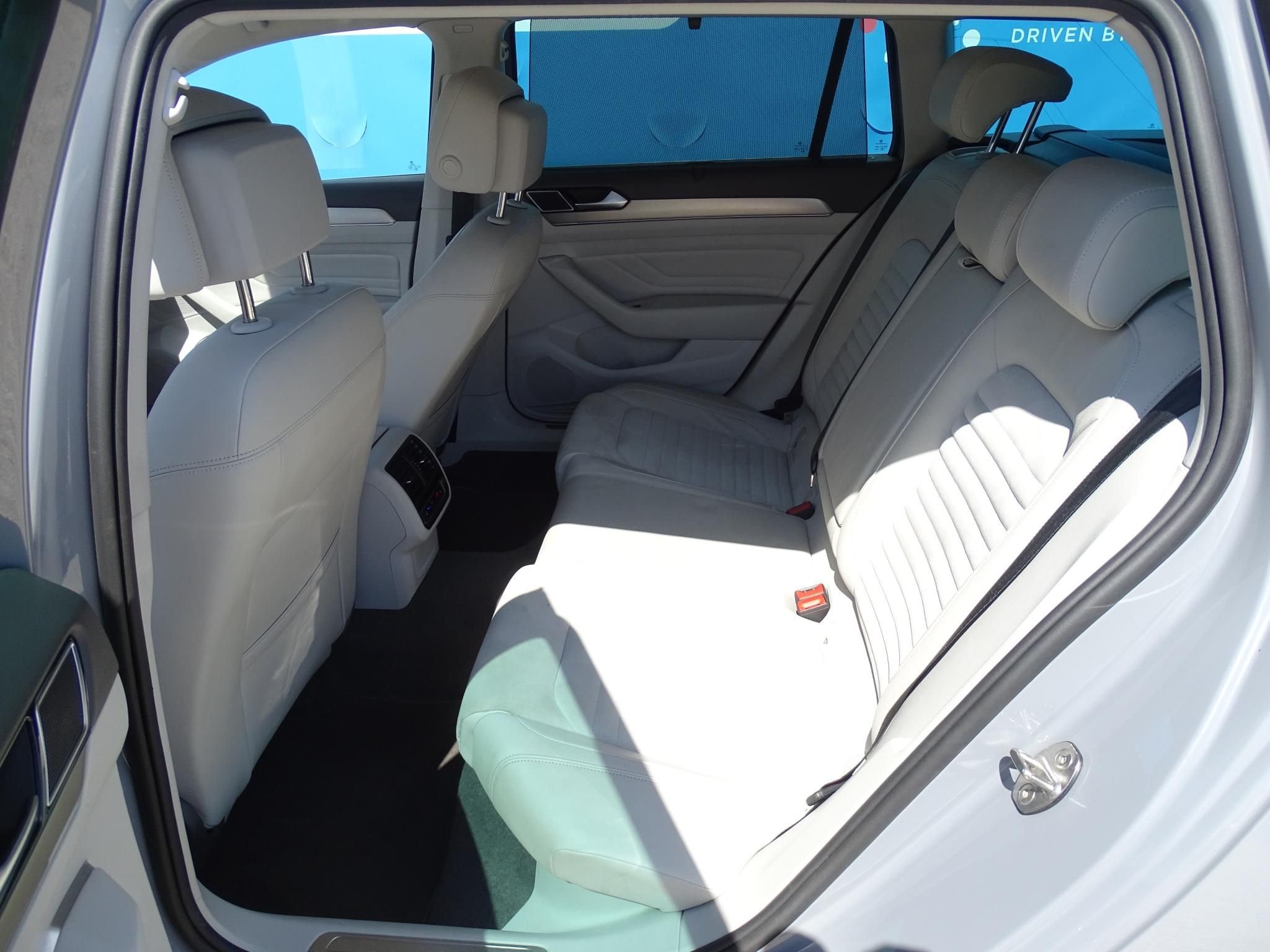 VOLKSWAGEN PASSAT VIII