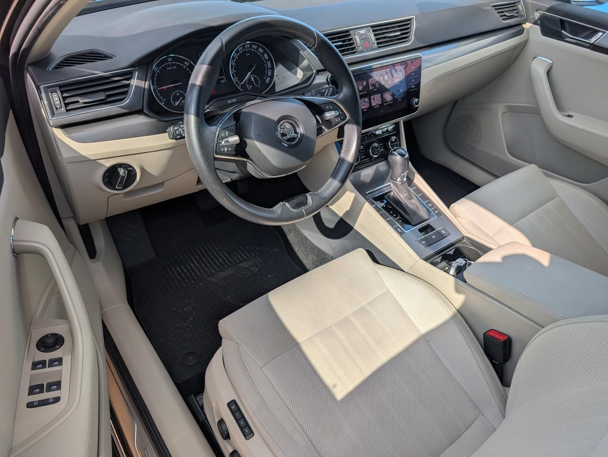 SKODA SUPERB