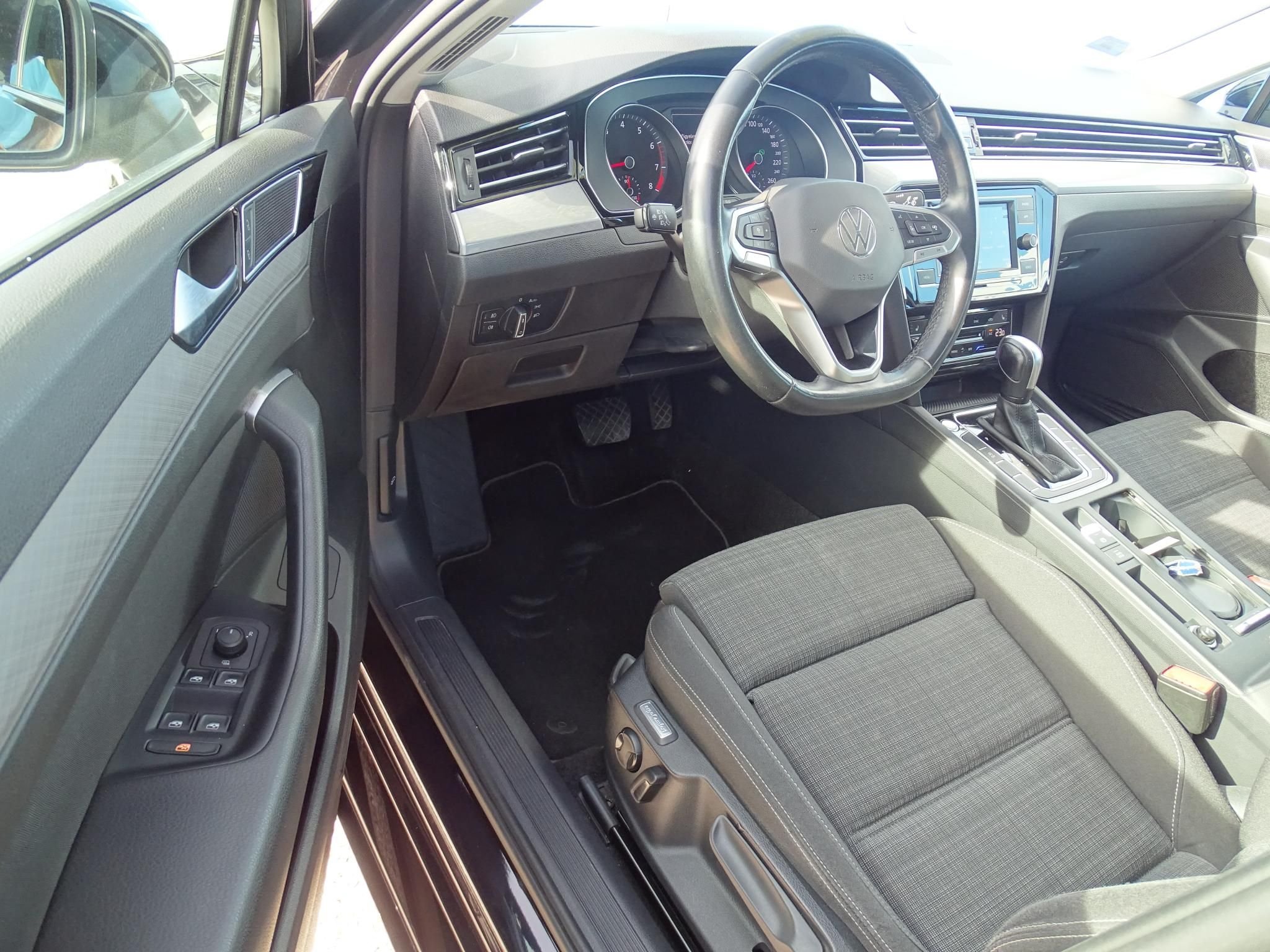 VOLKSWAGEN PASSAT VIII