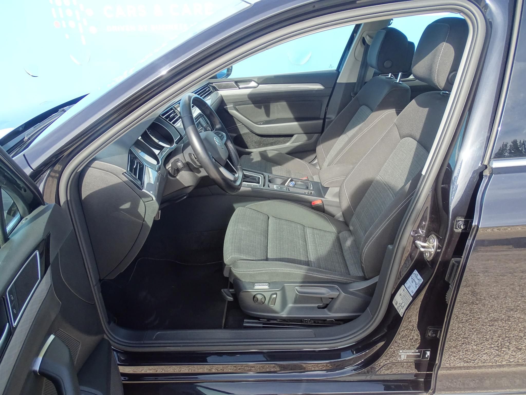 VOLKSWAGEN PASSAT VIII