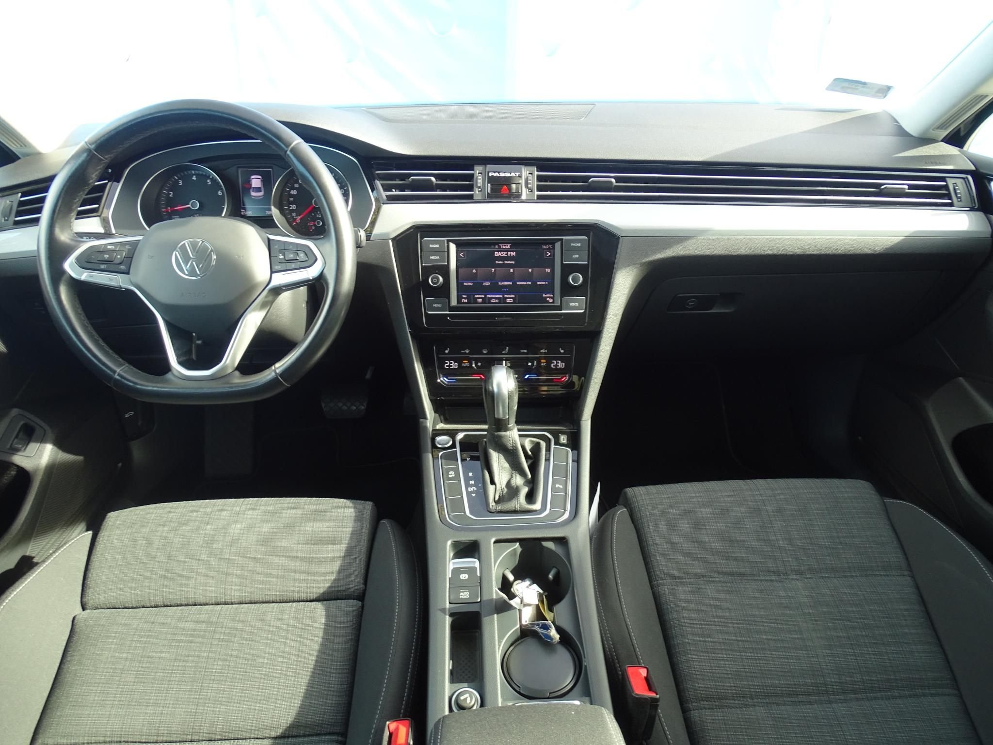VOLKSWAGEN PASSAT VIII
