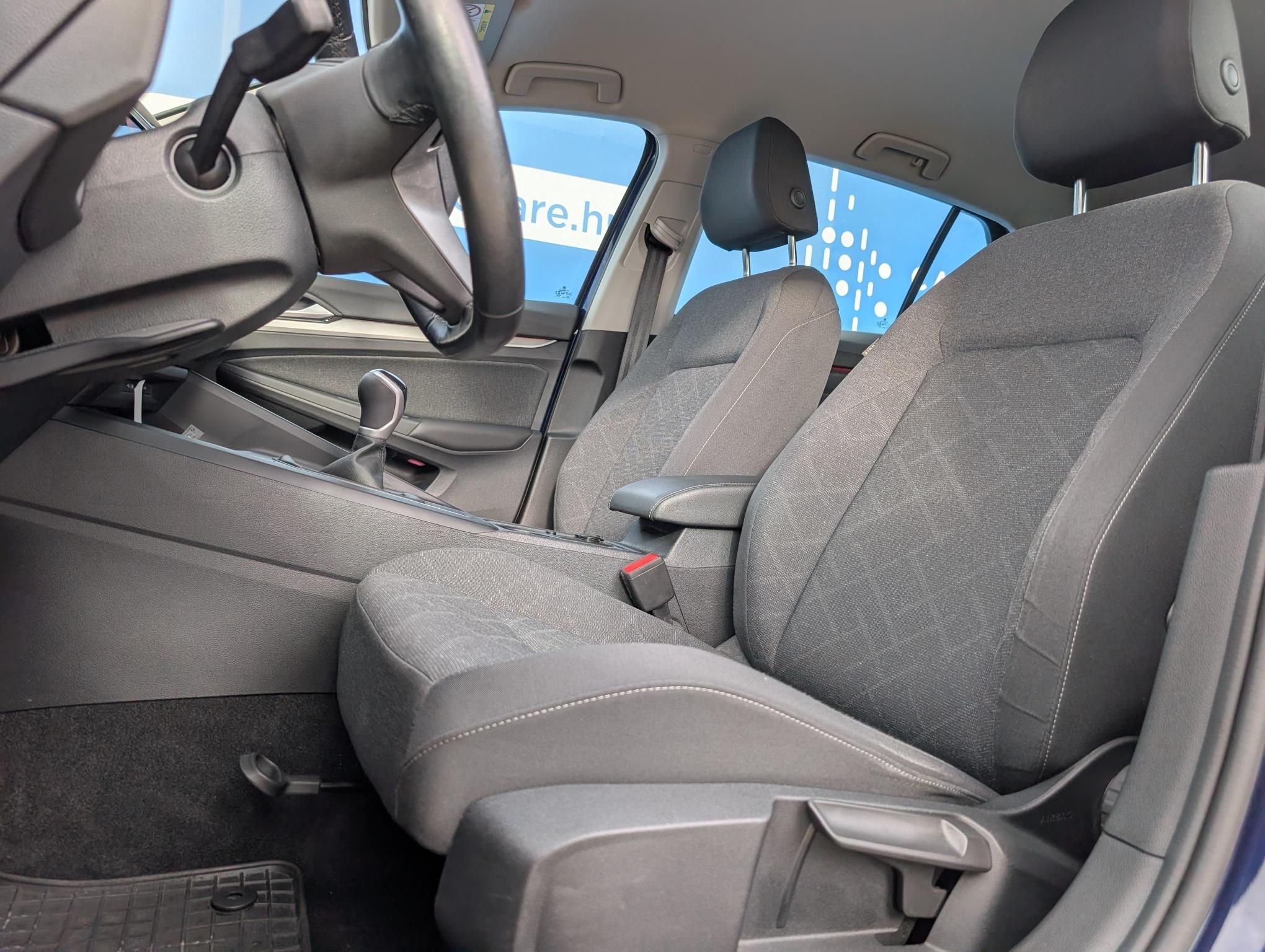 VOLKSWAGEN GOLF VIII