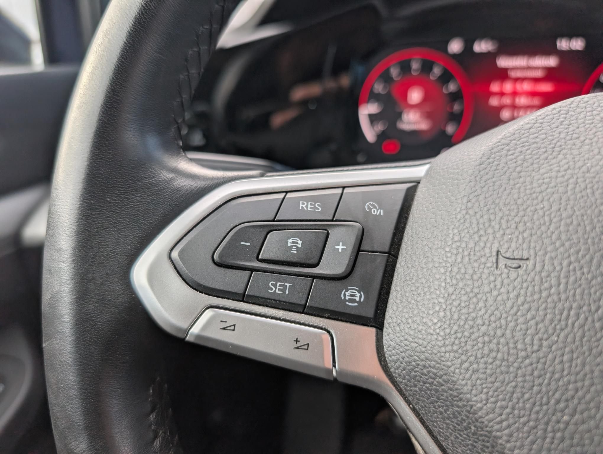 VOLKSWAGEN GOLF VIII